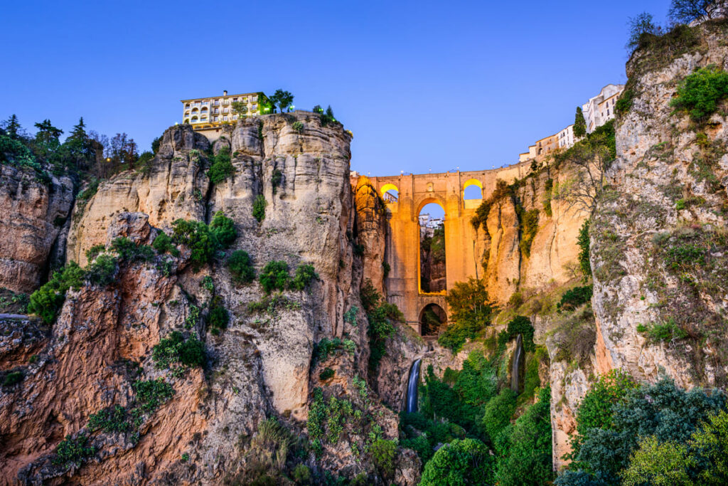 Pueblos bonitos cerca de Setenil de las Bodegas